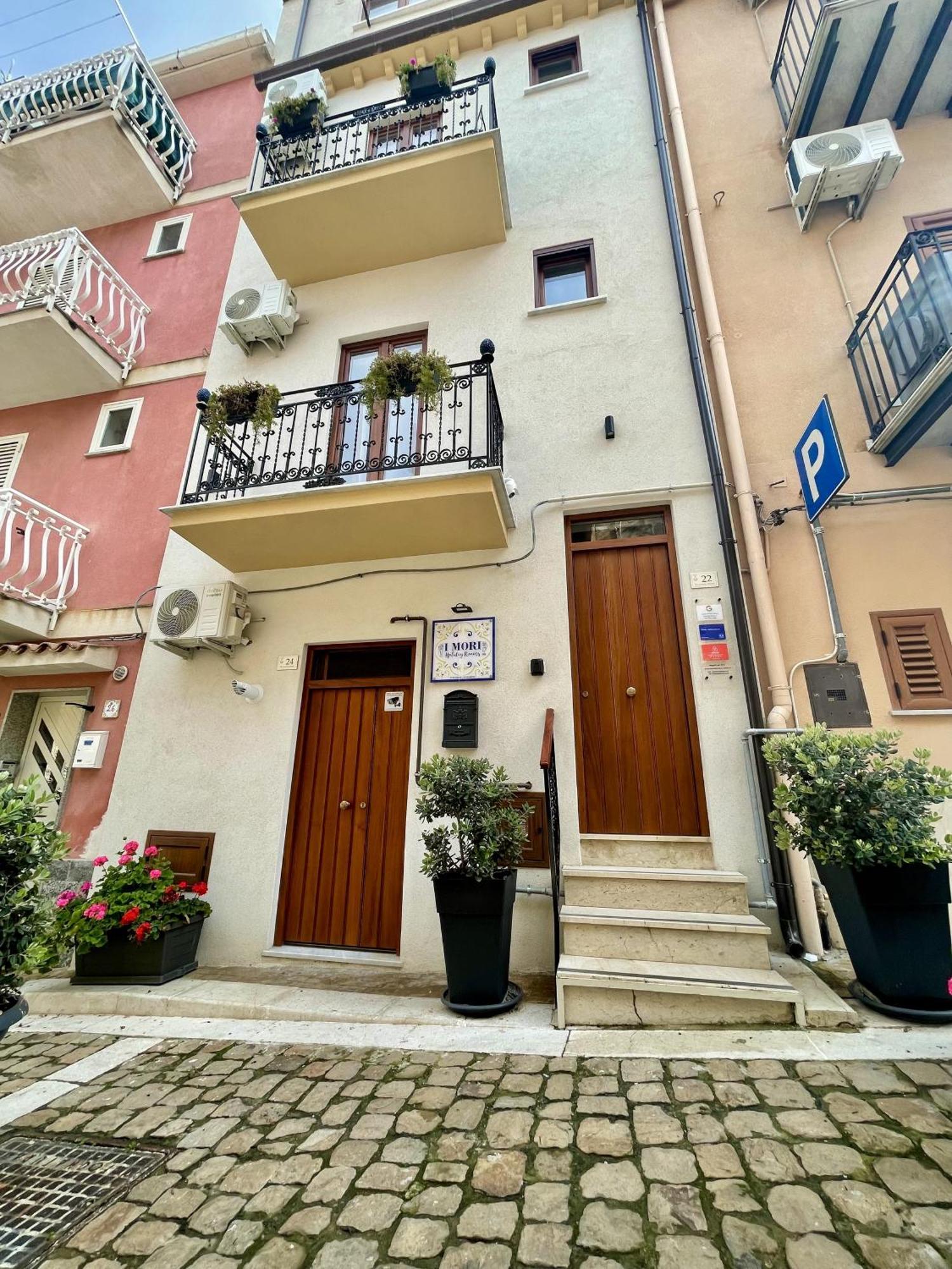 I Mori - Holiday Rooms Lascari Exterior foto